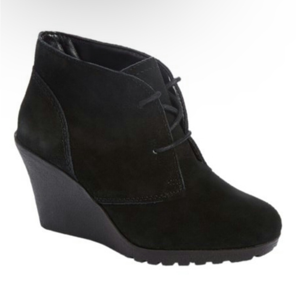 WHITE MOUNTAIN Khalua Black Faux Suede Wedge Heel Lace Up Booties Size 7.5